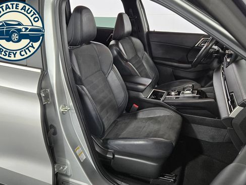 Used 2022 Mitsubishi Outlander SE AWD/4WD image 39