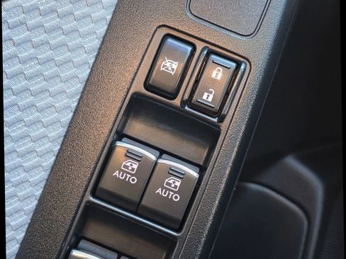 Used 2017 Subaru Forester 2.5i Premium w/ All-Weather Package image 22