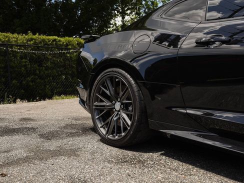 Used 2019 Chevrolet Camaro ZL1 RWD image 6