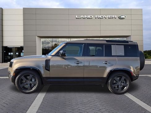 Certified 2024 Land Rover Defender 110 X-Dynamic SE AWD/4WD image 8