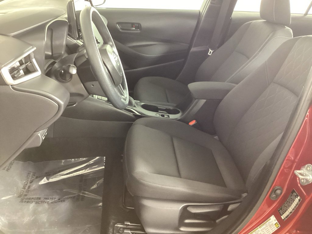 Used 2025 Toyota Corolla LE FWD image 10