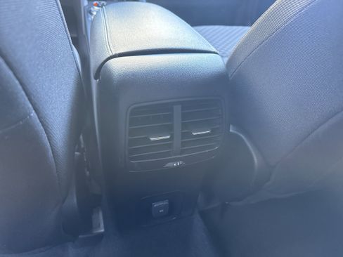 Used 2020 Ford Escape SE image 15