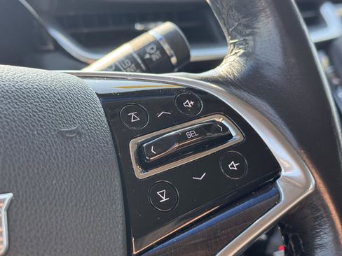 Used 2017 Cadillac XTS Luxury image 12