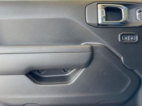 New 2025 Jeep Gladiator Sport image 8