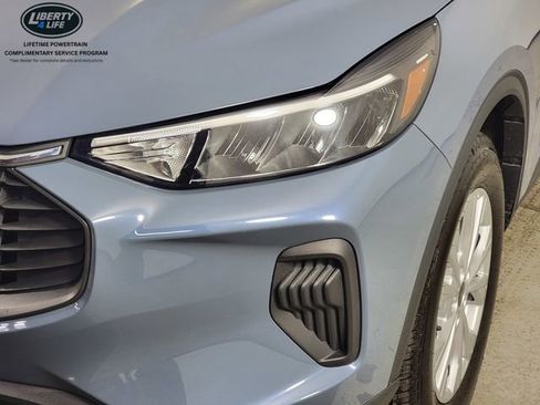 Certified 2023 Ford Escape Active AWD/4WD image 9