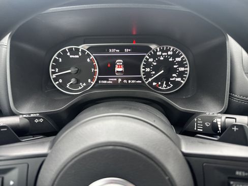 Used 2024 Nissan Rogue S FWD image 19