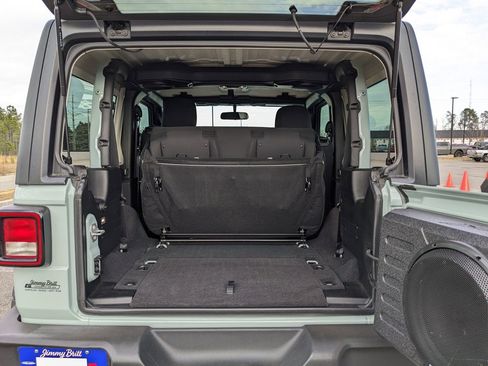 Used 2023 Jeep Wrangler Willys image 37