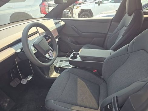 Used 2026 Tesla Model Y AWD image 5