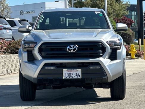 Used 2024 Toyota Tacoma SR5 w/ SR5 Upgrade Package image 9