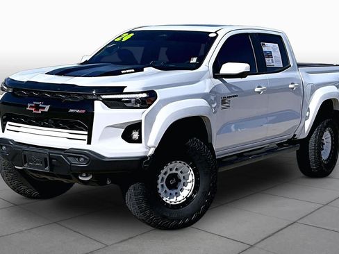 Used 2024 Chevrolet Colorado ZR2 w/ ZR2 Bison Edition AWD/4WD image 3