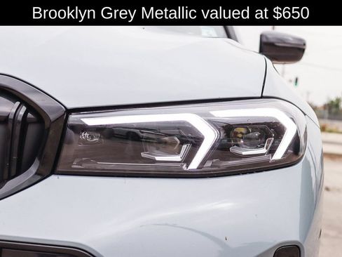 Used 2023 BMW 330i Sedan w/ M Sport Package RWD image 9