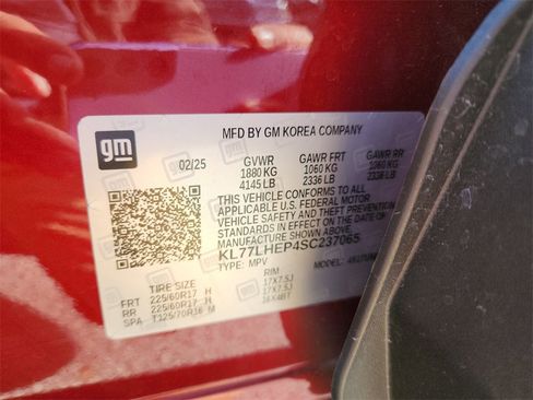 Used 2025 Chevrolet Trax LT w/ LT Convenience Package image 34