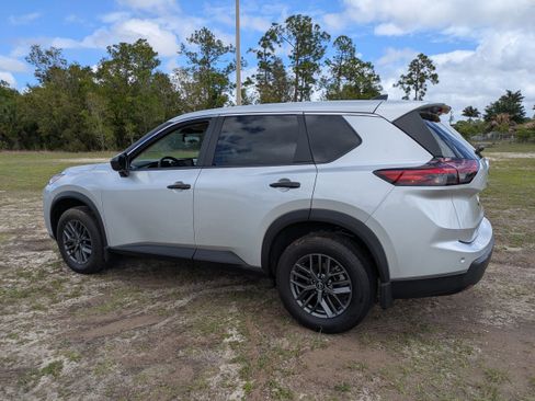 Used 2025 Nissan Rogue S FWD image 6