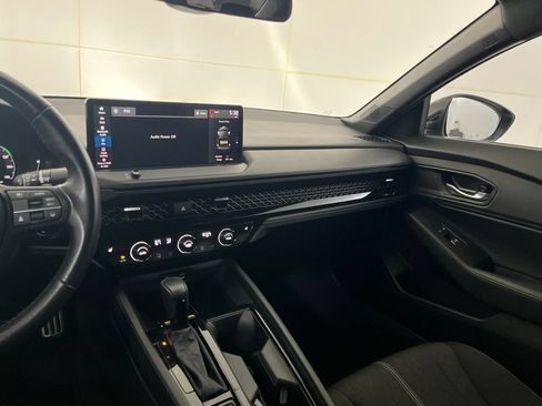 Used 2025 Honda Accord Sport image 33