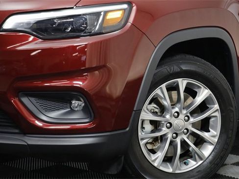 Used 2021 Jeep Cherokee Latitude Lux w/ Comfort/Convenience Group image 4