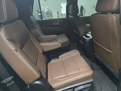 Used 2024 Chevrolet Tahoe High Country image 11