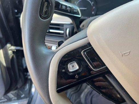 Used 2022 Lincoln Corsair AWD w/ Equipment Group 101A image 15