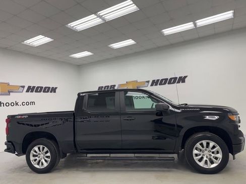 Used 2024 Chevrolet Silverado 1500 Custom image 4