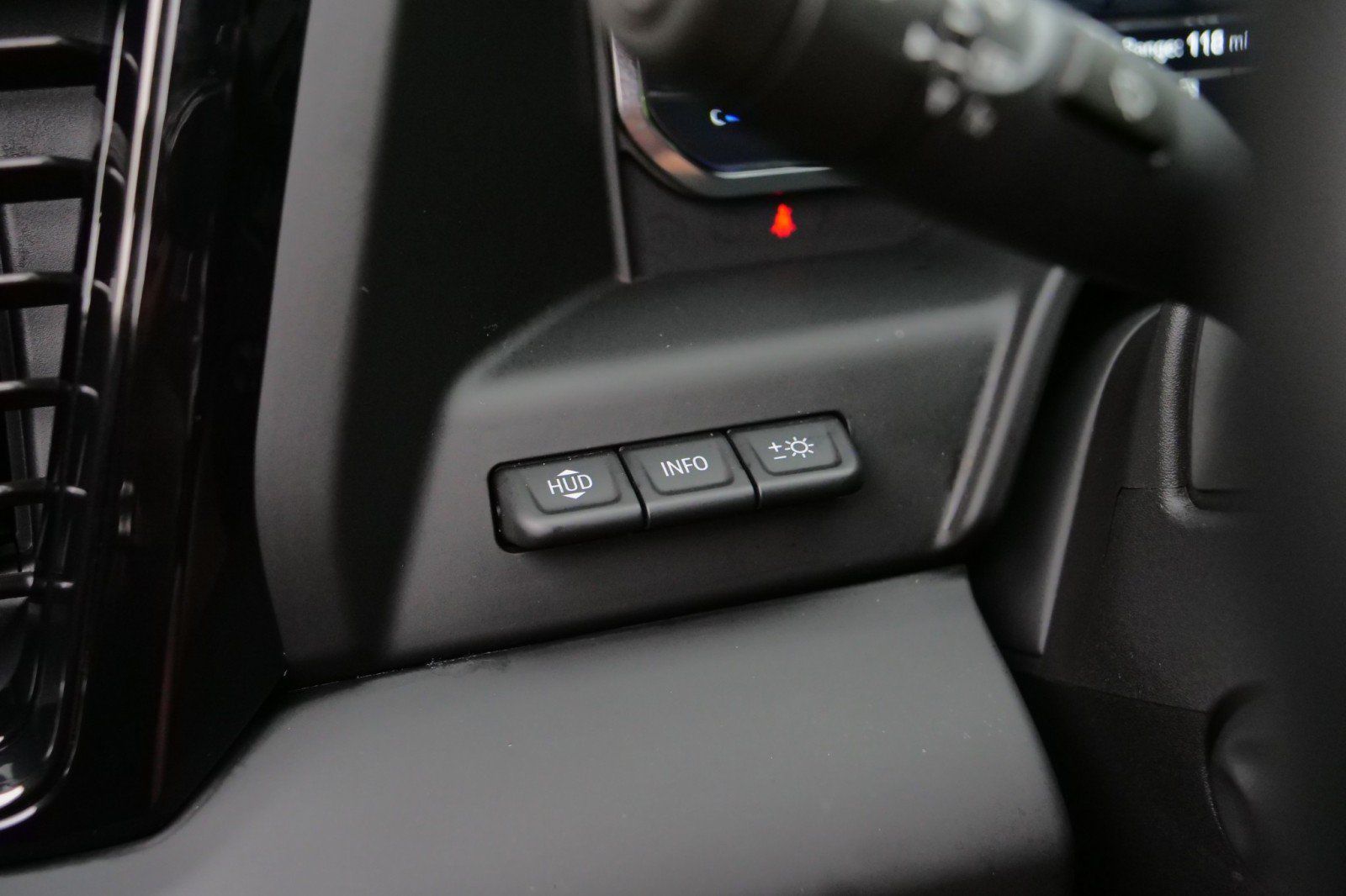 Used 2024 GMC Sierra 1500 AT4 w/ Technology Package AWD/4WD image 27