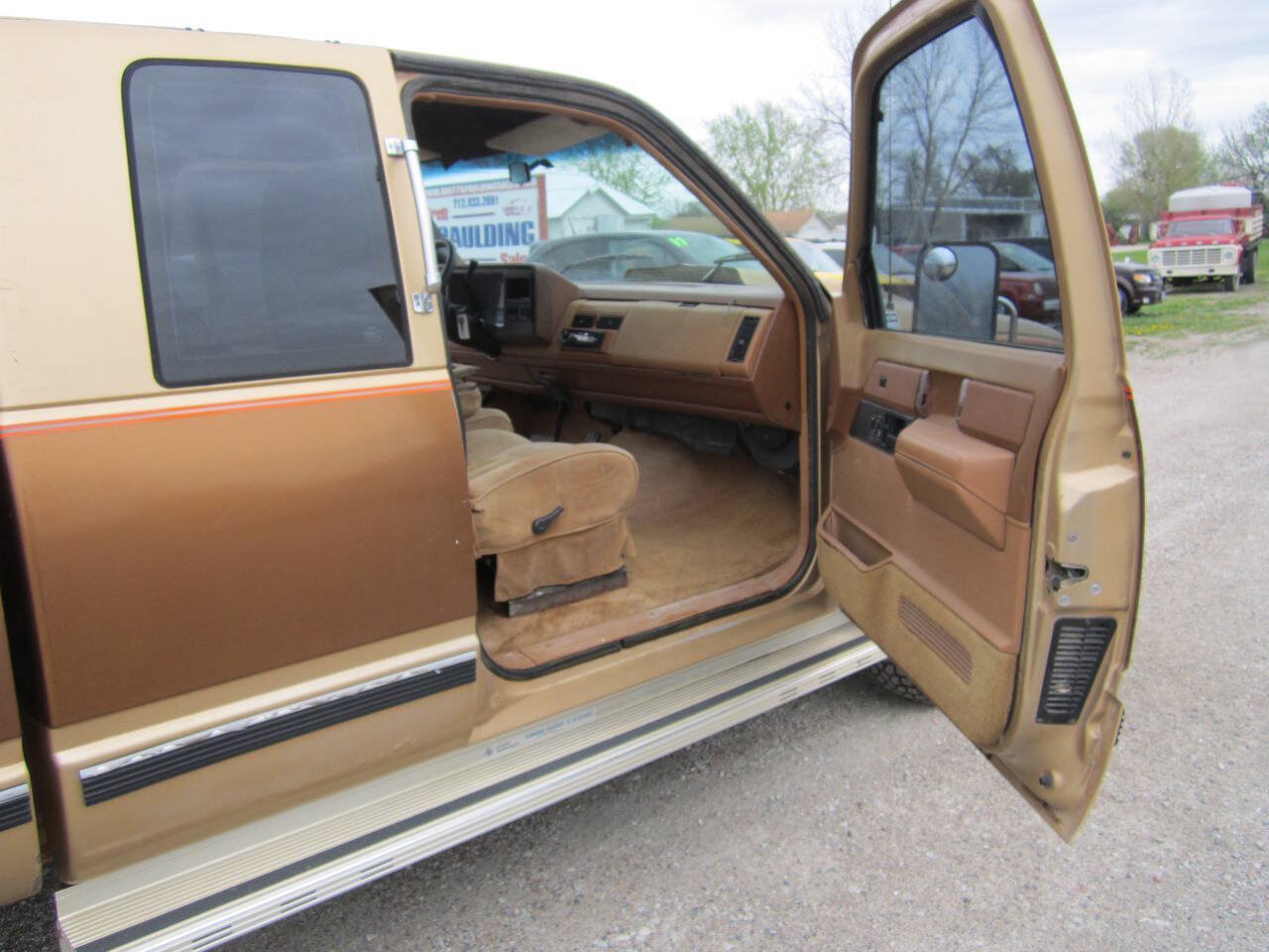 Used 1989 Chevrolet Silverado 3500 2WD Extended Cab image 39