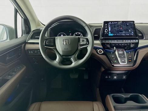 New 2026 Honda Odyssey Touring image 28
