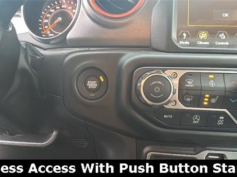 Used 2023 Jeep Gladiator Mojave w/ Cold Weather Group image 7