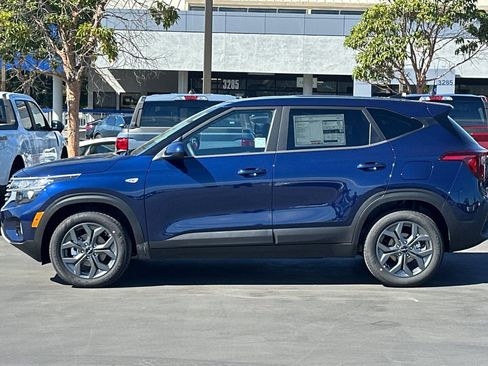 New 2026 Kia Seltos LX image 7