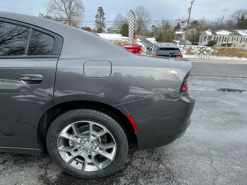 Used 2016 Dodge Charger SXT image 5