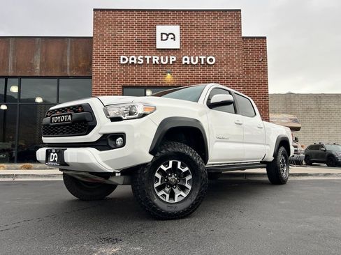 Used 2018 Toyota Tacoma TRD Off-Road w/ Technology Package image 1
