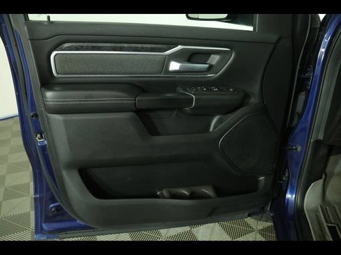 Used 2019 RAM 1500 Big Horn AWD/4WD image 12