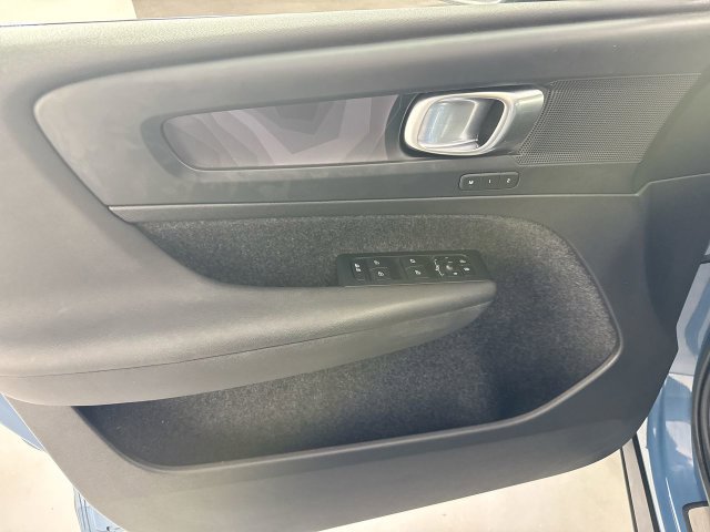 Used 2023 Volvo XC40 Recharge Plus AWD/4WD image 20