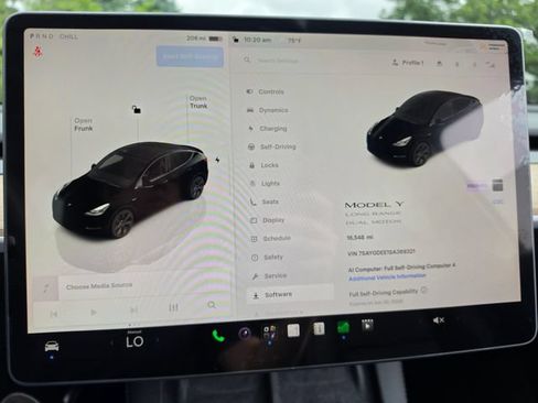 Used 2025 Tesla Model Y Long Range AWD/4WD image 56