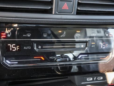 New 2026 Volkswagen Jetta SE FWD image 30