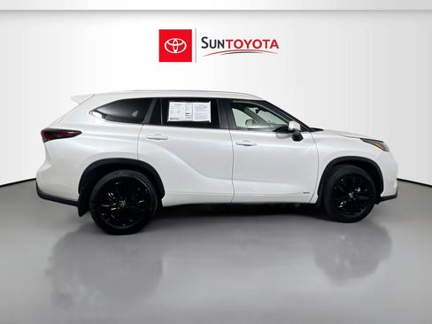 Used 2026 Toyota Highlander XLE AWD/4WD image 2