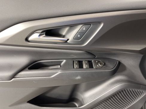 New 2026 Chevrolet Equinox EV LT image 25