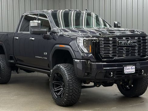 Used 2026 GMC Sierra 3500 Denali Ultimate AWD/4WD image 7