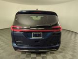 New 2025 Chrysler Pacifica Select image 5