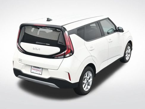 Used 2025 Kia Soul LX w/ LX Technology Package FWD image 26