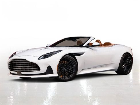 Used 2024 Aston Martin DB12 Convertible image 1