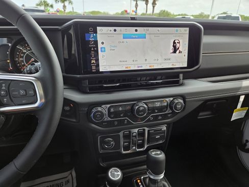 New 2026 Jeep Wrangler Unlimited Sahara AWD/4WD image 35