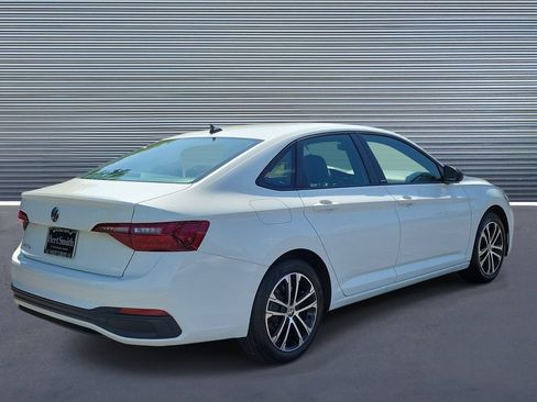 Used 2023 Volkswagen Jetta Sport FWD image 3