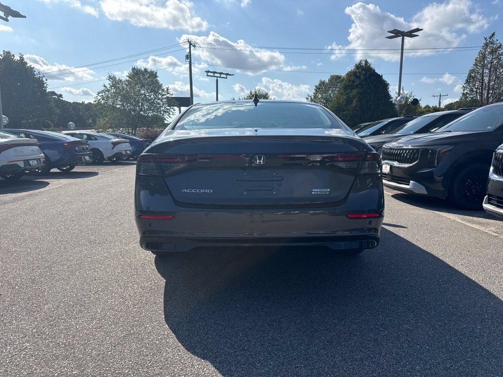 Used 2023 Honda Accord Touring image 4