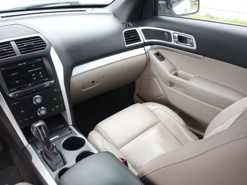 Used 2014 Ford Explorer XLT w/ Equipment Group 202A image 39