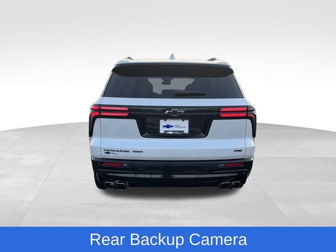 Used 2025 Chevrolet Traverse RS image 5