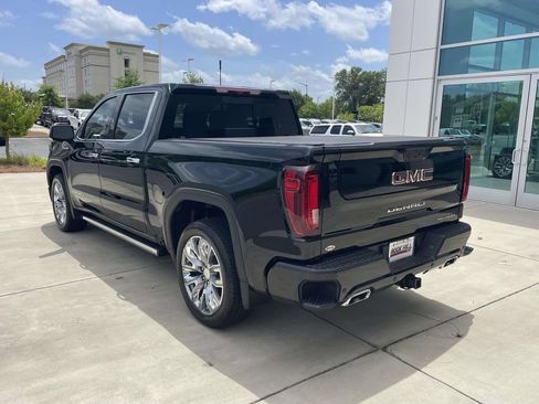 Used 2025 GMC Sierra 1500 Denali AWD/4WD image 9