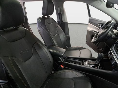 Certified 2022 Jeep Compass Limited w/ Sun and Sound Group AWD/4WD image 11