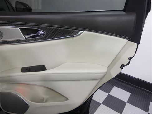 Used 2019 Lincoln Nautilus Black Label image 27