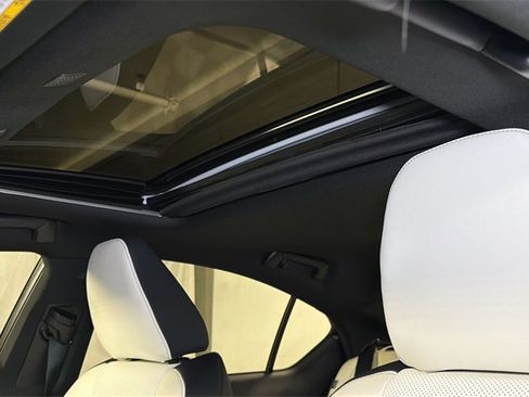 Certified 2025 Lexus IS 350 F Sport image 6