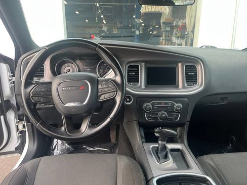 Used 2022 Dodge Charger SXT RWD image 13