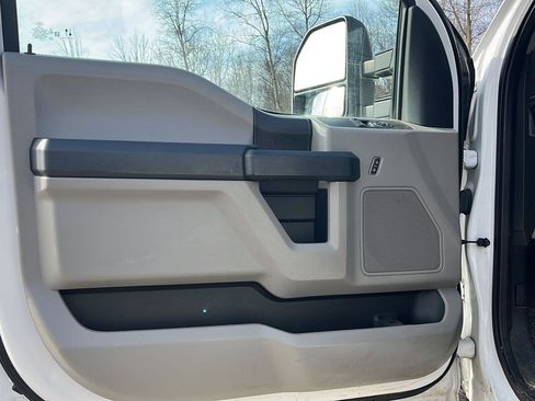 Used 2021 Ford F350 XL w/ Power Equipment Group image 9